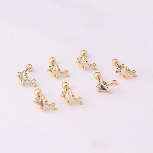 Boucles d'oreilles clé planète dorée lune et étoile avec oxydes de zirconium