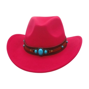 Détail du chapeau cowboy enfant rose rouge avec bande en cuir et turquoise