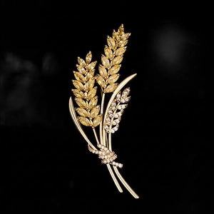 Elegant crystal wheat ear brooch in gold finish with sparkling yellow zircon and rhinestones
