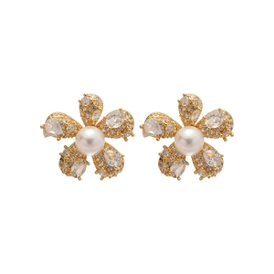 Elegante Blumenstecker mit champagnergoldenen Blättern, funkelndem Zirkon und weißer Perle