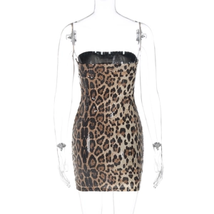 Détail d'une robe bustier moulante à paillettes léopard pour femme en automne