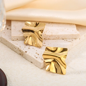 Chic 18K gold plated stainless steel square earrings with elegant wavy texture