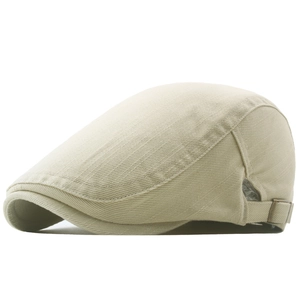Detail of adjustable metal buckle on beige twill cotton newsboy cap for men