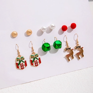 Set di 6 paia di orecchini natalizi con campanellini, renne, perle e scatole regalo
