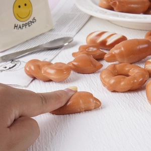 Σετ παιχνίδια squishy ψωμί PU με κρουασάν αργής επαναφοράς και διάφορα σχήματα γλυκών
