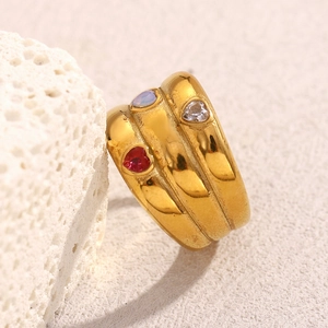 Bague triple épaisseur plaquée or 18 carats avec zircons multicolores en forme de cœur
