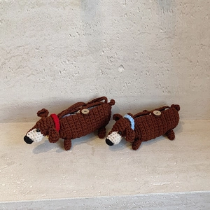 Kinder Handgehäkelte Dackel Hund Umhängetasche Gestrickte Tierform Schultertasche Mit Glocke Und Holzknopf