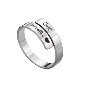 Anello regolabile in acciaio inossidabile con incisione Just Breathe e cuore