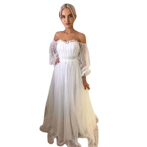 Robe de mariée bustier blanche élégante avec manches bouffantes en tulle à pois
