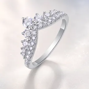 Moissanite Ring S925 Sterling Silver V Shaped Crown Elegant Sparkling Jewelry Gift For Women