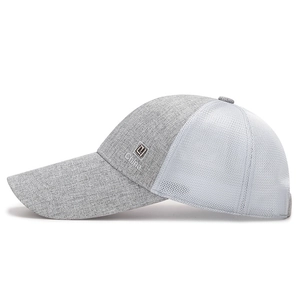 Breathable mesh baseball cap with extended brim and metal logo for sun protection