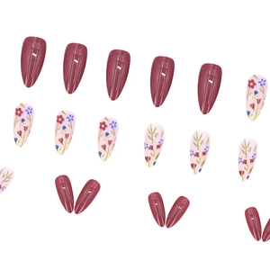 Faux ongles rose rouge fumé et motif floral avec forme d'amande longue, lot de 24