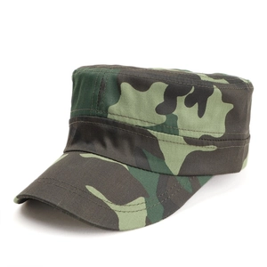 Detailweergave van de duurzame camouflage militaire pet met versterkte platte klep en stof