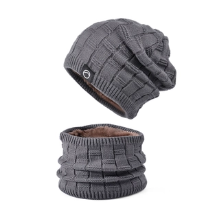 Ensemble bonnet en tricot et cache-col d'hiver avec doublure polaire épaisse gris