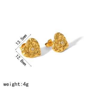 18k vergoldete Herzohrstecker mit Hammerschlag-Textur und Zirkonia-Einlage