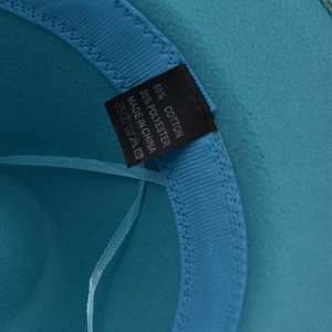 Innendetail der Wollfilzhut mit Materialetikett aus 65% Baumwolle und 35% Polyester