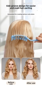 Detail van de blauwe haarstylingkam met zijgroef voor natuurlijk krullend haar