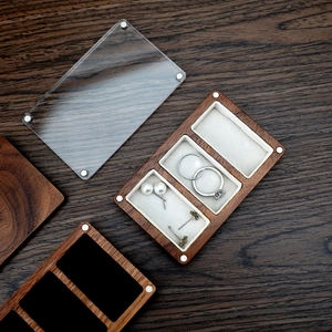 Mini walnut wood jewelry box with transparent magnetic lid and three storage compartments