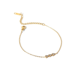 Bracelet fin doré 14K avec trois breloques en zircone cubique en forme de goutte d'eau