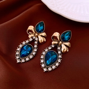 Vintage-Schleifenohrringe mit tiefblauen Tropfen-Strasssteinen und goldfarbenem Finish