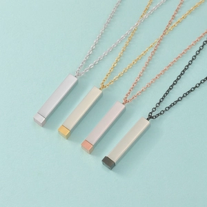 Collane con pilastri geometrici in acciaio inossidabile lucido in argento, oro, oro rosa e nero