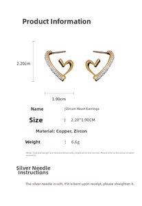 Détails et dimensions des boucles d'oreilles cœur dorées avec incrustation zircon