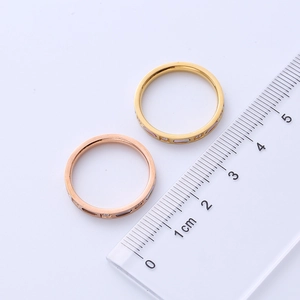 Size measurement of gold and rose gold rings with shell inlay and cubic zirconia