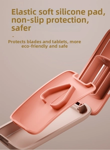 Makroaufnahme des V-förmigen rosa Silikonpads im Tablettenteiler für rutschfeste Fixierung