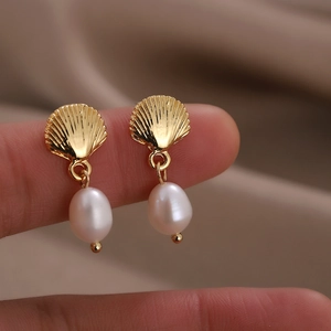Elegant 925 sterling silver shell earrings with natural freshwater pearls for women