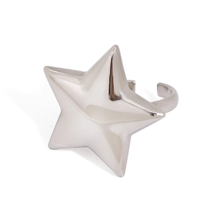 Anello a stella regolabile in acciaio inossidabile con design a stella 3D lucido e moderno
