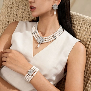 Baroque multilayer pearl jewelry set with rhinestone flowers and waterdrop pendants
