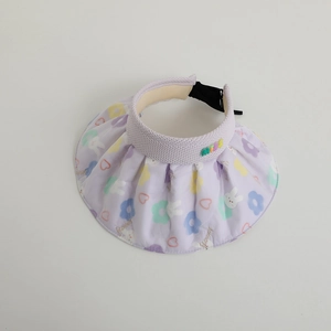 Detail of light purple sun visor with 3D MINI letters and cartoon bunny print for girls