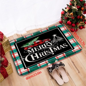 Vue détaillée du tapis de Noël en flanelle avec camion rouge et dimensions de 40x60cm