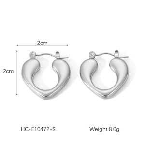 Detailed view of silver heart earrings measuring 2x2cm and weighing 8.0g with SKU HC-E10472-S