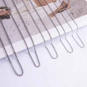 Comparison of various silver stainless steel box chains in different thickness levels