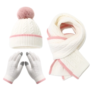 Winter Strickset 3-teilig mit Bommelmütze, gestreiftem Schal und Touchscreen-Handschuhen in Weiß