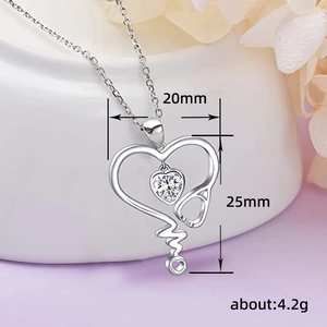 Collar estetoscopio corazón de plata con colgante de circón y diseño de ondas EKG
