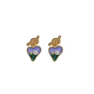 Boucles d'oreilles cœur vintage avec émail violet-vert et perles sur nœud doré
