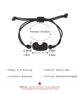 Detalle de pulsera de acero de titanio negro con 20cm de perímetro y peso de 6,2g