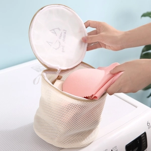 Thick sandwich mesh laundry bag for delicate underwear and bras in a home setting