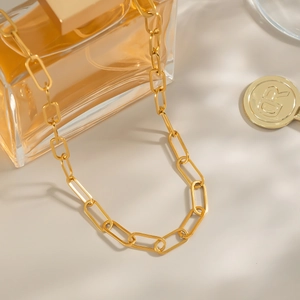 Collier minimaliste à maillons rectangulaires dorés en acier inoxydable étanche