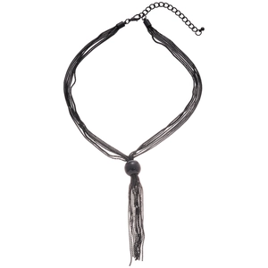 Collana multifilo in metallo nero con pendente a nappa e chiusura a moschettone regolabile