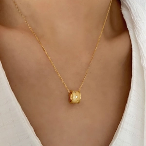 Exquis collier pendentif cylindre étoile en argent 925 plaqué or avec cristaux brillants