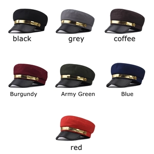 Casquette militaire à sommet plat en sept couleurs avec bande dorée et boutons latéraux