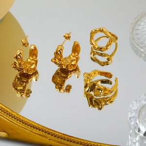 Ensemble de bijoux en acier inoxydable doré 18k avec bagues et boucles d'oreilles lave