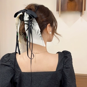 Pince à cheveux chinoise avec ruban imprimé bambou et perle émeraude élégante