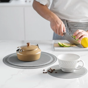 Extra large round grey honeycomb silicone placemats set for heat resistant table protection