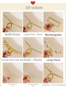 Sélection de 35 pinces à cheveux en métal avec perles et strass sur fond beige doux