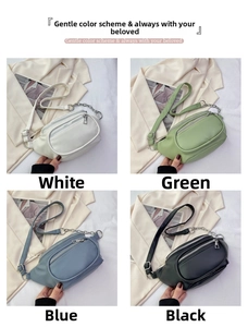 Quatre sacs bandoulière élégants en blanc vert bleu et noir avec chaînes métalliques