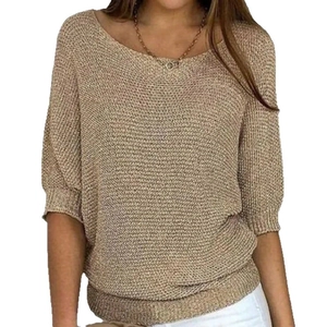 Eleganter beiger Strickpullover mit Fledermausärmeln und Rundhals aus Metallic-Gewebe